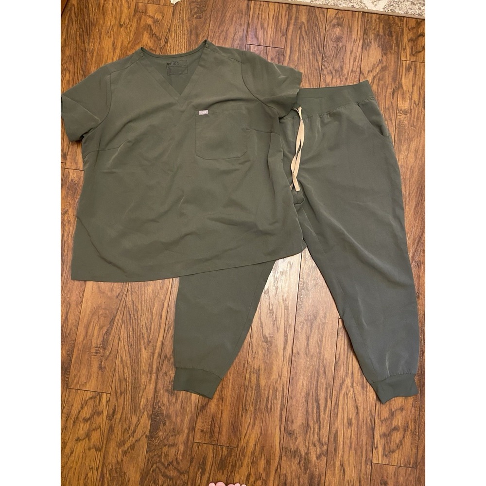 Figs Technical Collection Scrub Top/Pants Women 2X 3X Set Olive Green Jogger